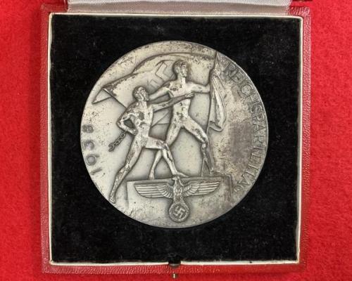 Cassed NSDAP 1938 Reichsparteitag Table Medal