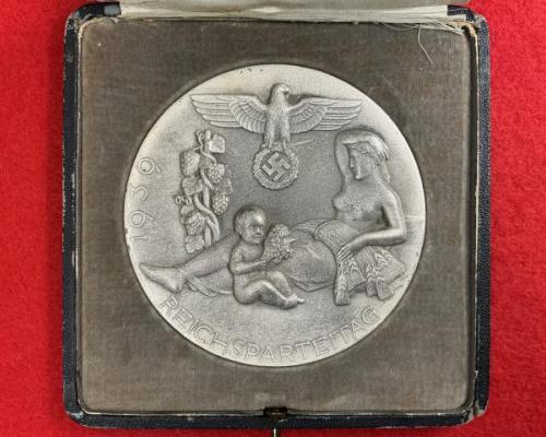 Cassed 1939 Reichsparteitag Table Medal