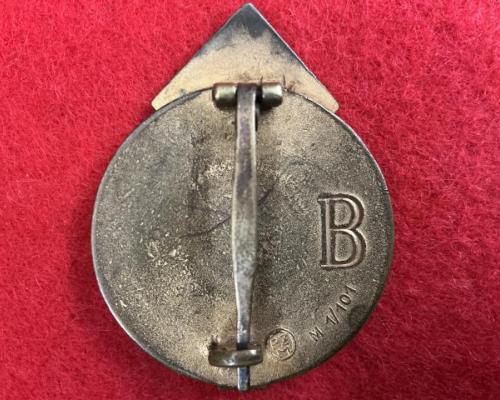 Cassed Hitler Youth Golden Leader’s Badge